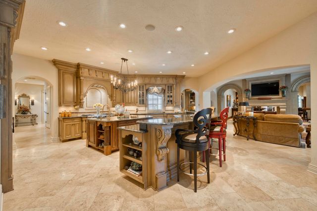 1100 Lakewood Drive, Monett, MO 65708