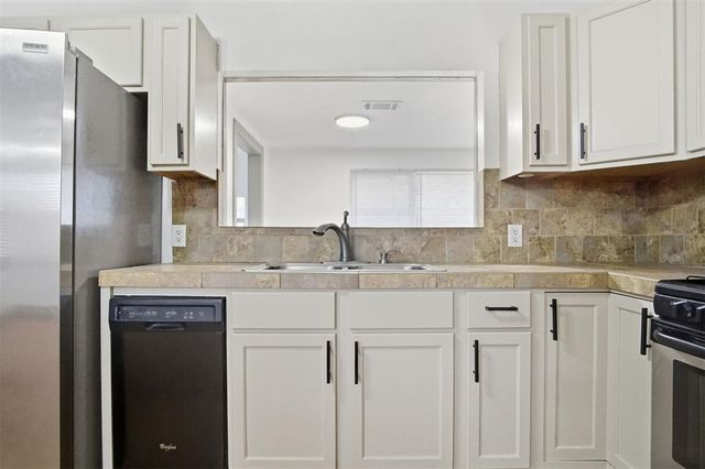 527 N Lahoma Avenue, Norman, OK 73069