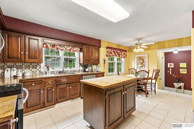1223 N 123rd Circle, Omaha, NE 68154