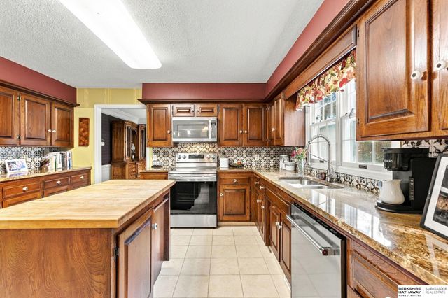 1223 N 123rd Circle, Omaha, NE 68154