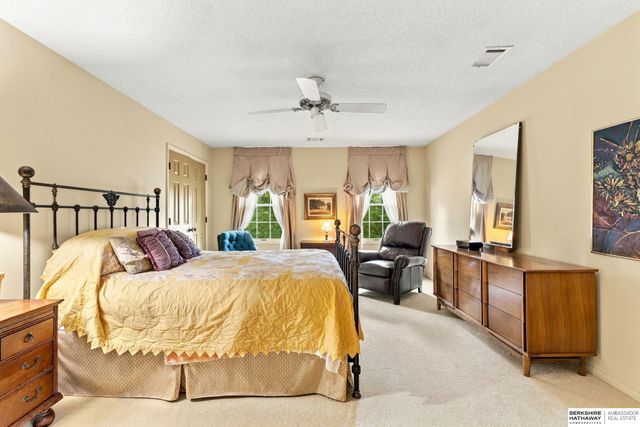 1223 N 123rd Circle, Omaha, NE 68154