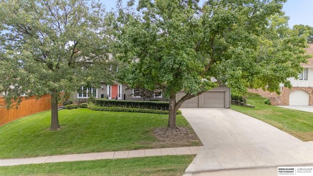 1223 N 123rd Circle, Omaha, NE 68154