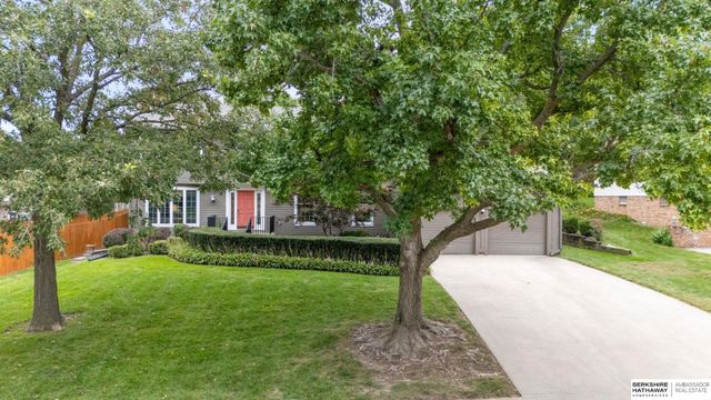 1223 N 123rd Circle, Omaha, NE 68154