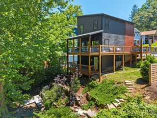 158 Simcoe Street, Asheville, NC 28806