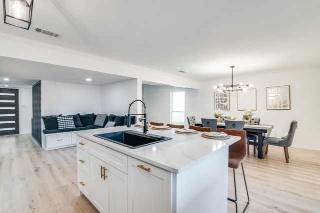 8102 Chesham Drive, Rowlett, TX 75088