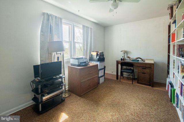 1042 WARREN RD, West Chester, PA 19382