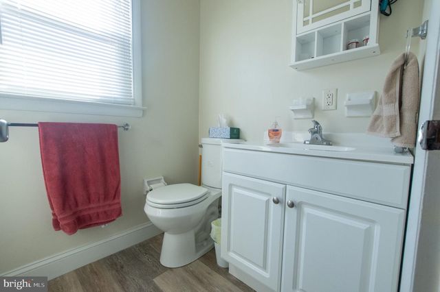 1042 WARREN RD, West Chester, PA 19382