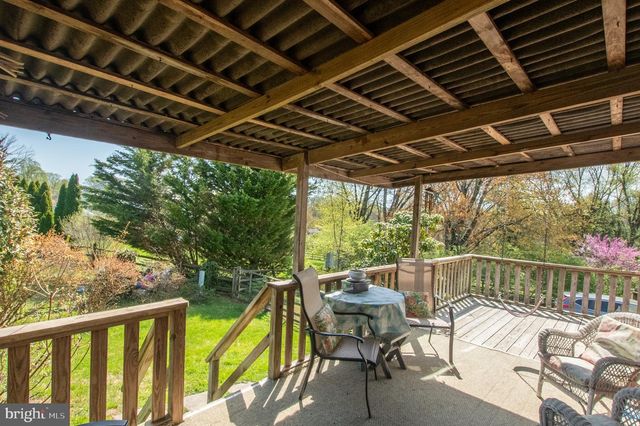 1042 WARREN RD, West Chester, PA 19382