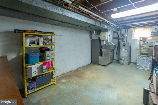 1042 WARREN RD, West Chester, PA 19382