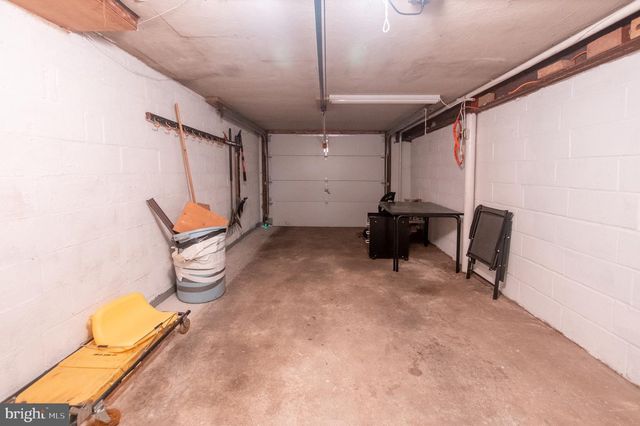 1042 WARREN RD, West Chester, PA 19382