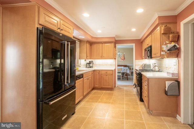 1042 WARREN RD, West Chester, PA 19382