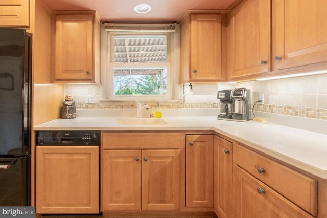 1042 WARREN RD, West Chester, PA 19382