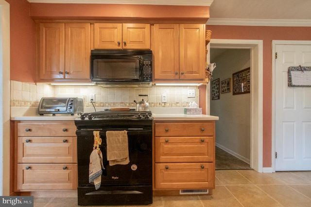 1042 WARREN RD, West Chester, PA 19382
