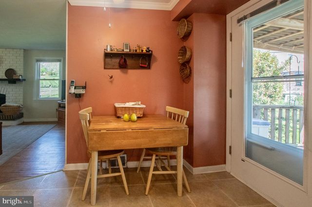 1042 WARREN RD, West Chester, PA 19382