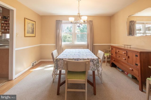 1042 WARREN RD, West Chester, PA 19382