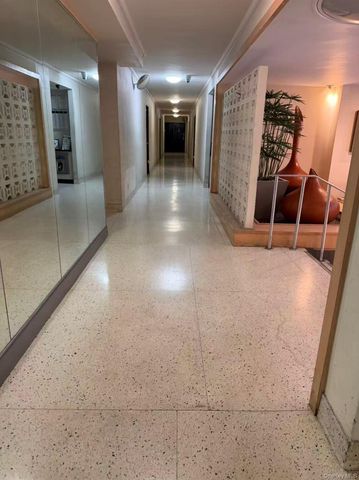 138-10 Franklin Avenue 12D, Flushing, NY 11355