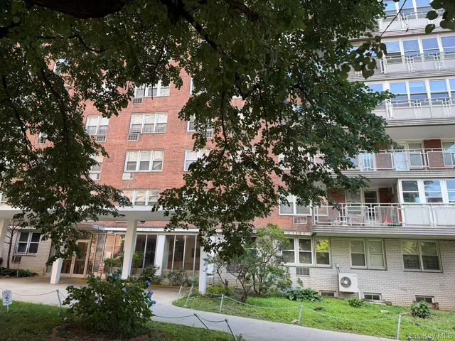 138-10 Franklin Avenue 12D, Flushing, NY 11355