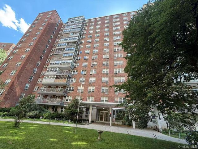 138-10 Franklin Avenue 12D, Flushing, NY 11355