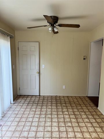 19902 Great Oaks Circle 129, Clinton Township, MI 48036
