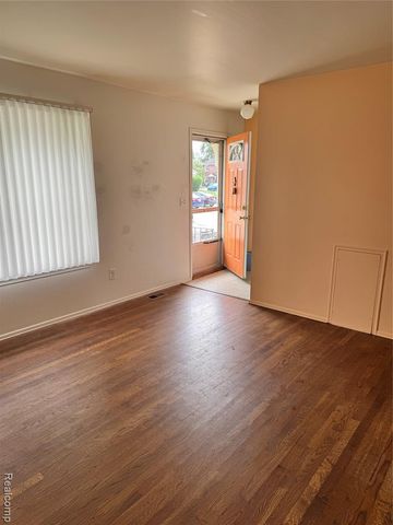 19902 Great Oaks Circle 129, Clinton Township, MI 48036