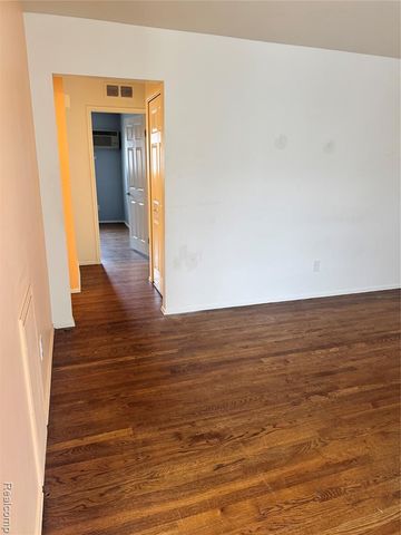 19902 Great Oaks Circle 129, Clinton Township, MI 48036