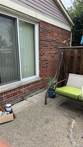 19902 Great Oaks Circle 129, Clinton Township, MI 48036
