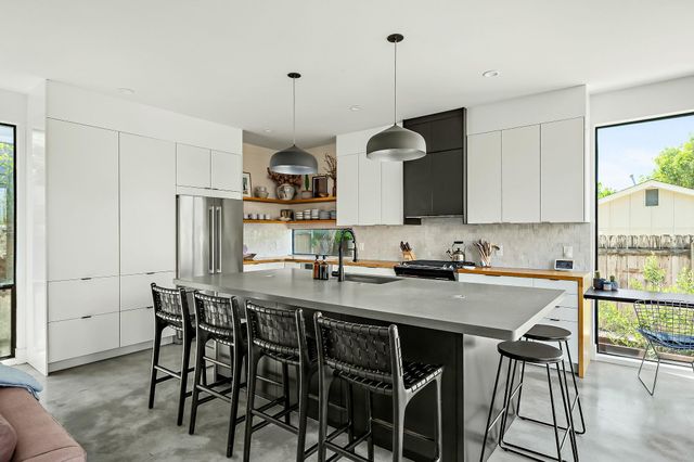 2201 Santa Rosa ST, Austin, TX 78702