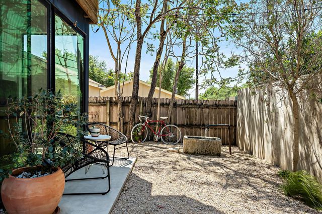 2201 Santa Rosa ST, Austin, TX 78702