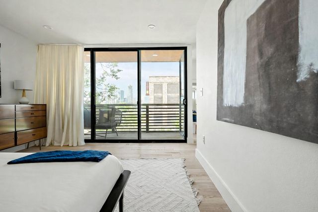 2201 Santa Rosa ST, Austin, TX 78702