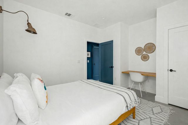 2201 Santa Rosa ST, Austin, TX 78702