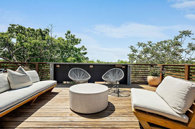 2201 Santa Rosa ST, Austin, TX 78702