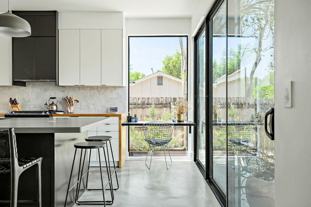 2201 Santa Rosa ST, Austin, TX 78702