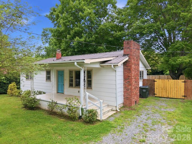 31 Edwards Street, Waynesville, NC 28786