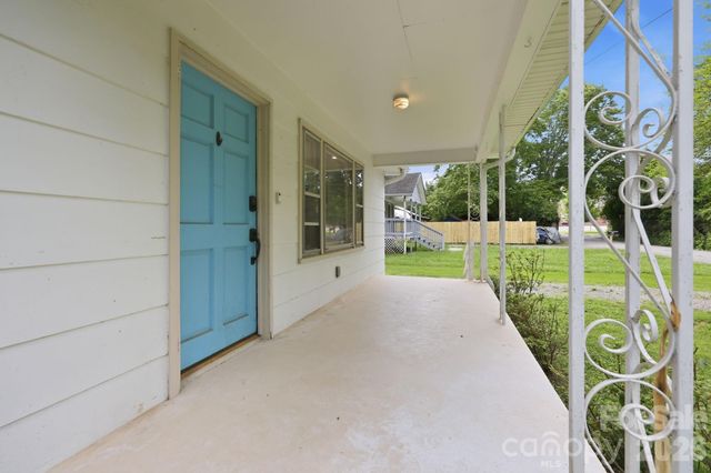 31 Edwards Street, Waynesville, NC 28786