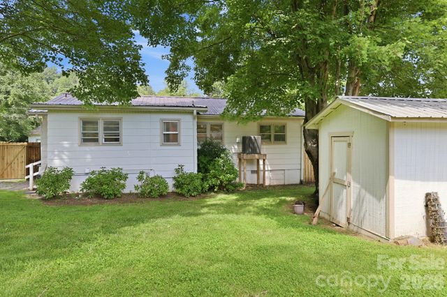 31 Edwards Street, Waynesville, NC 28786