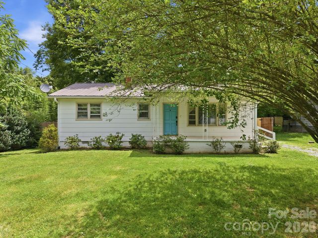 31 Edwards Street, Waynesville, NC 28786