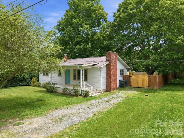 31 Edwards Street, Waynesville, NC 28786