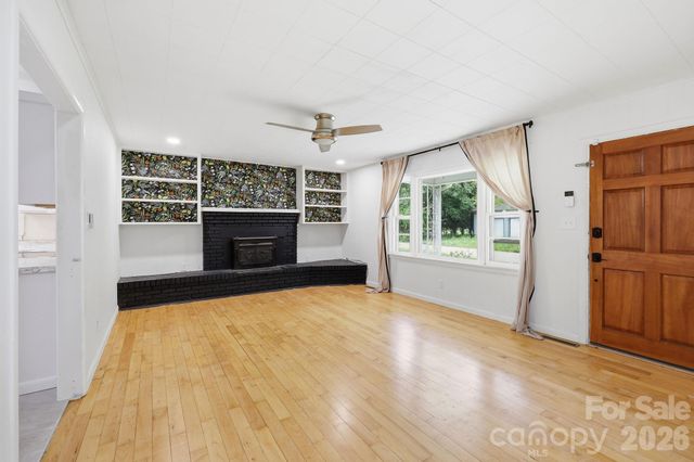 31 Edwards Street, Waynesville, NC 28786