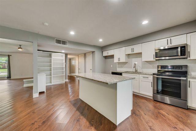 4924 Wagner Drive, The Colony, TX 75056