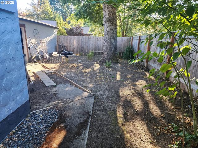 867 Ne JOHNSON St, Myrtle Creek, OR 97457