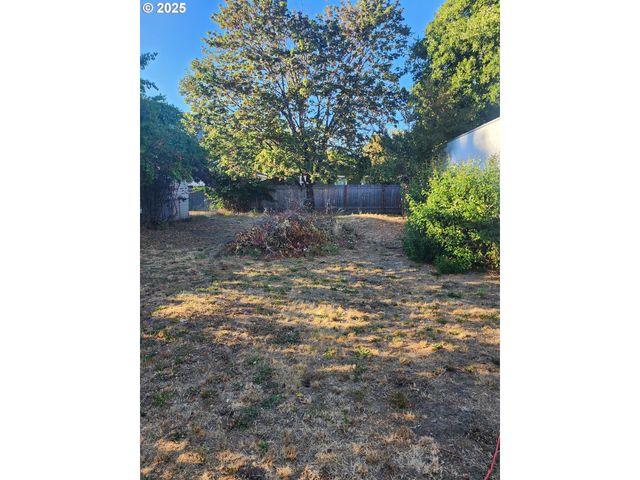 867 Ne JOHNSON St, Myrtle Creek, OR 97457