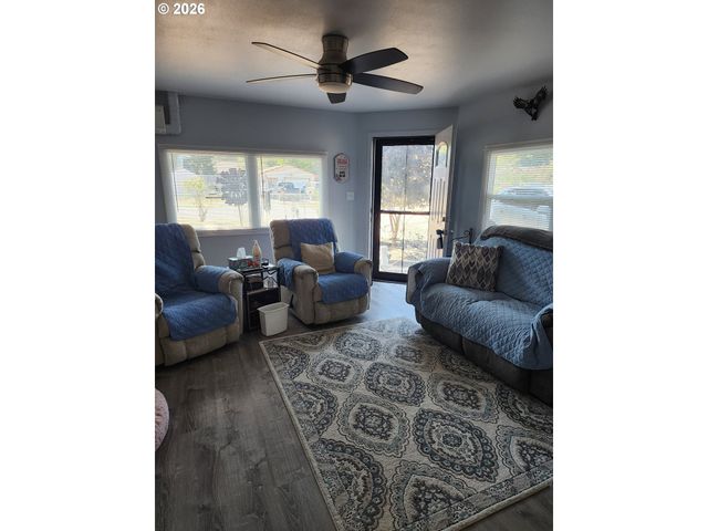 867 Ne JOHNSON St, Myrtle Creek, OR 97457