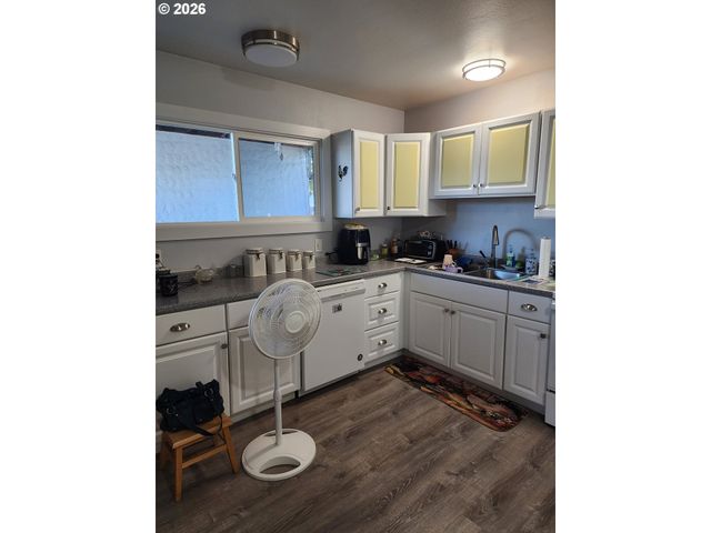 867 Ne JOHNSON St, Myrtle Creek, OR 97457