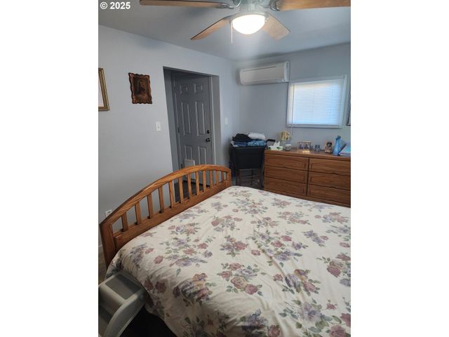 867 Ne JOHNSON St, Myrtle Creek, OR 97457