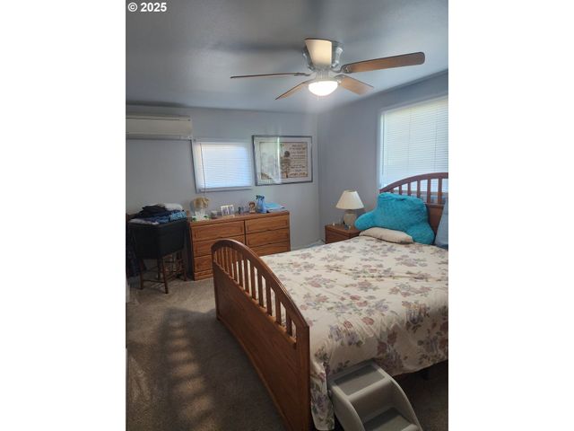 867 Ne JOHNSON St, Myrtle Creek, OR 97457