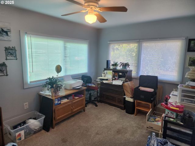 867 Ne JOHNSON St, Myrtle Creek, OR 97457