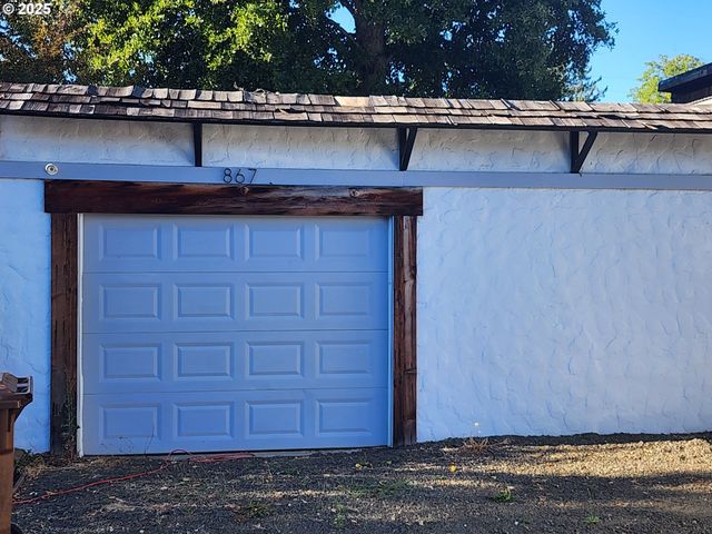 867 Ne JOHNSON St, Myrtle Creek, OR 97457