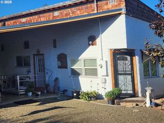 867 Ne JOHNSON St, Myrtle Creek, OR 97457