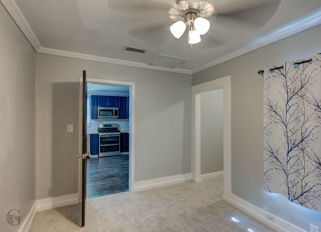 141 W Mckinley Avenue, Haughton, LA 71037