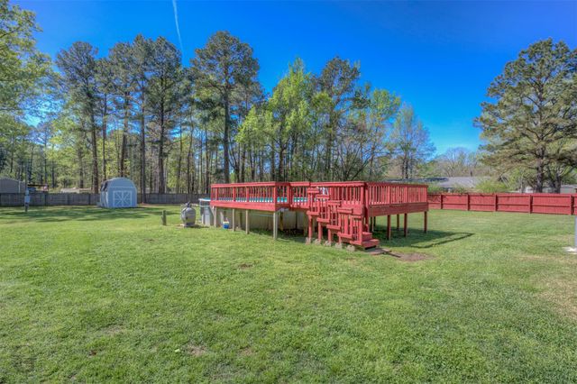 141 W Mckinley Avenue, Haughton, LA 71037